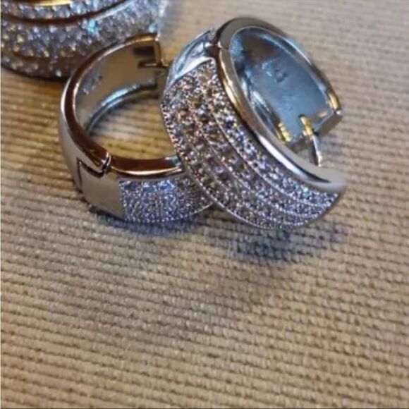 #32 Sterling Silver Micro Pave Chunky Small Hoops - Picture 1 of 6